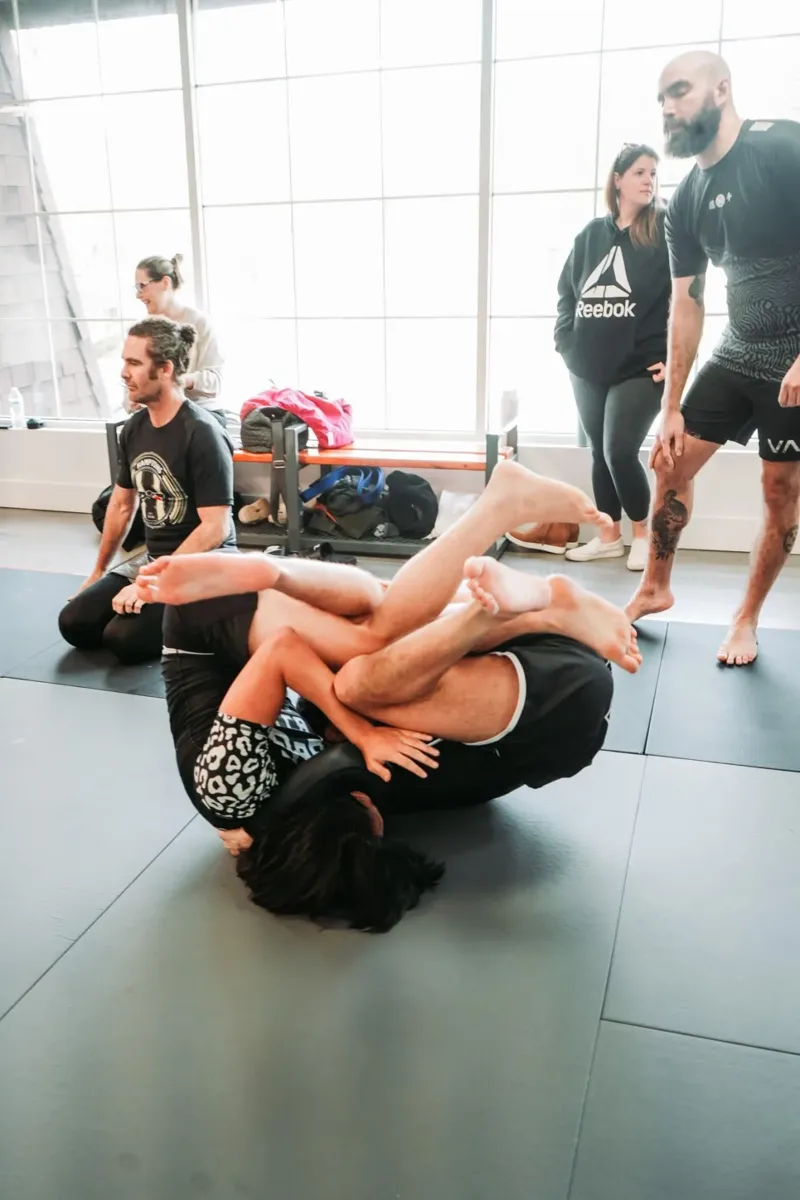 Guard play and inversions during no-gi class